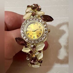 Crystal Rhinestone Purple Floral Fashion Bracelet Watch